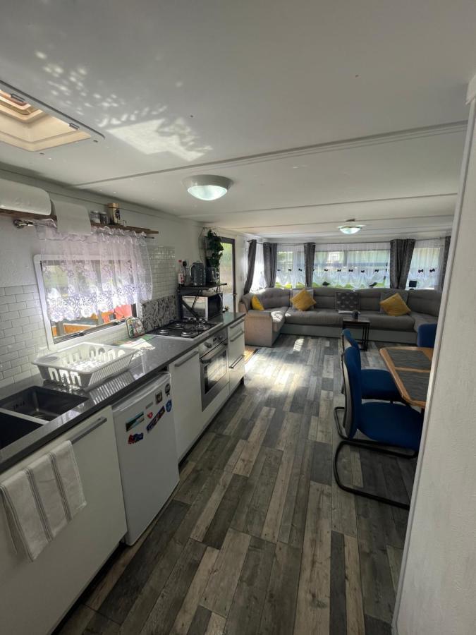 Unique Caravan With Outdoor Space Ballantrae Exteriér fotografie